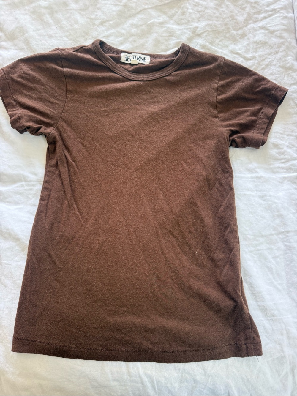 FITTED CREWNECK SHORT SLEEVE T-SHIRT
CHOCOLATE / S